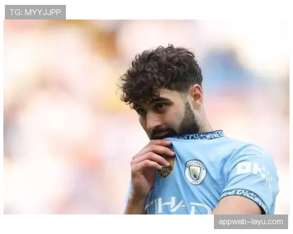 格瓦迪奥尔曼城首秀闪耀全场，防守端表现获赞如潮