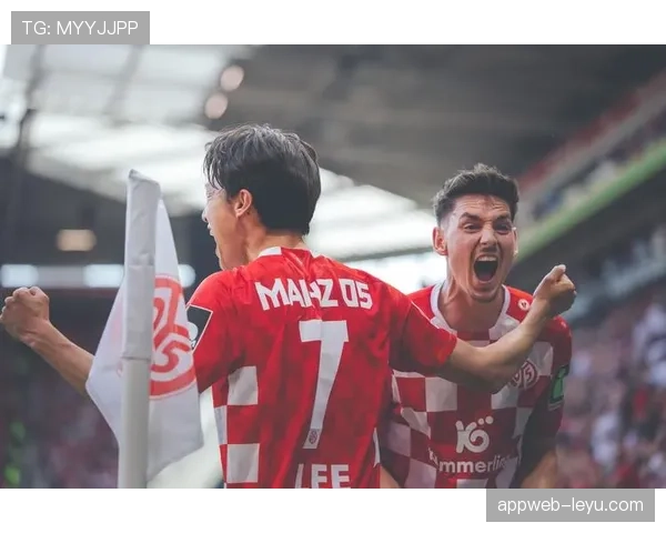 美因茨球员集体爆发状态回暖，合力逆转取胜