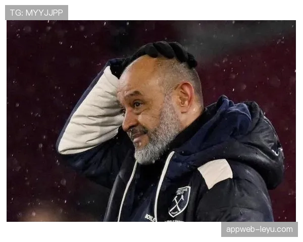 努诺·埃斯皮里托·桑托重返英超，球队士气稳步回升开启新篇章