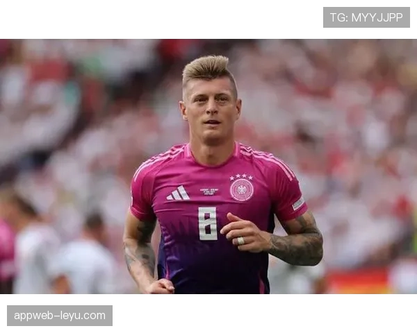 克罗斯全能表现助球队关键战大放异彩