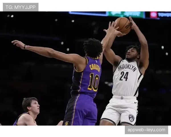 戴维斯防守数据深度解析：揭秘其成长为NBA顶级防守核心的关键要素与持续上升状态